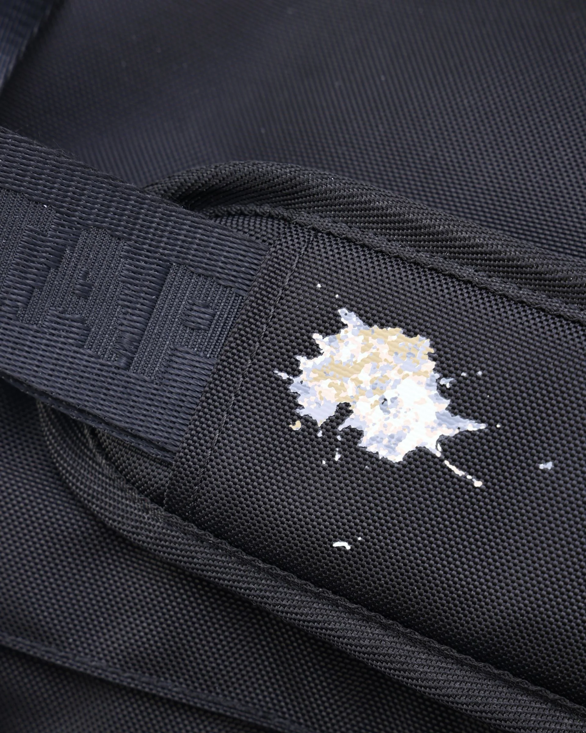 Logo Duffle Bag - Image 10