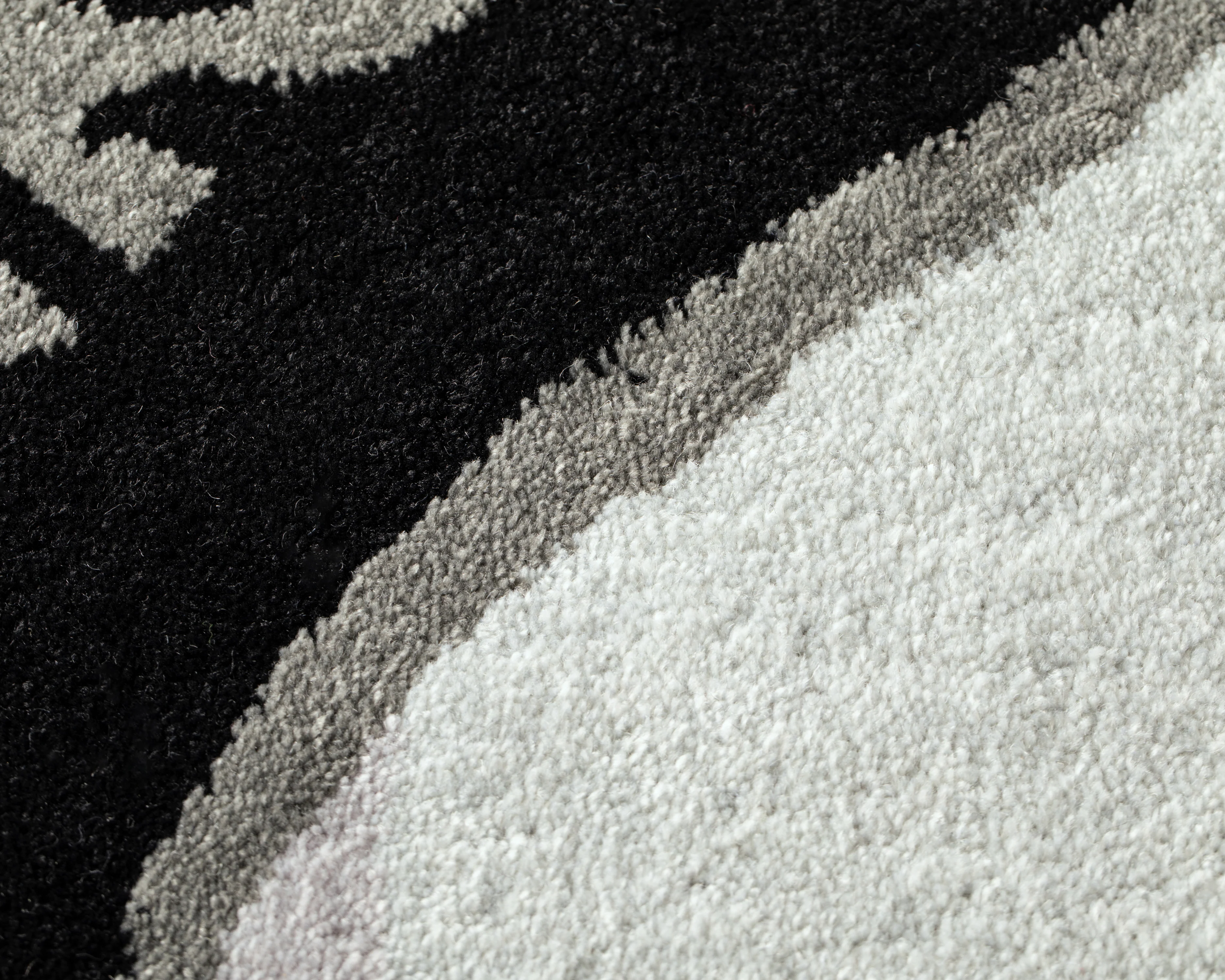 Pigeon Rug - Image 2